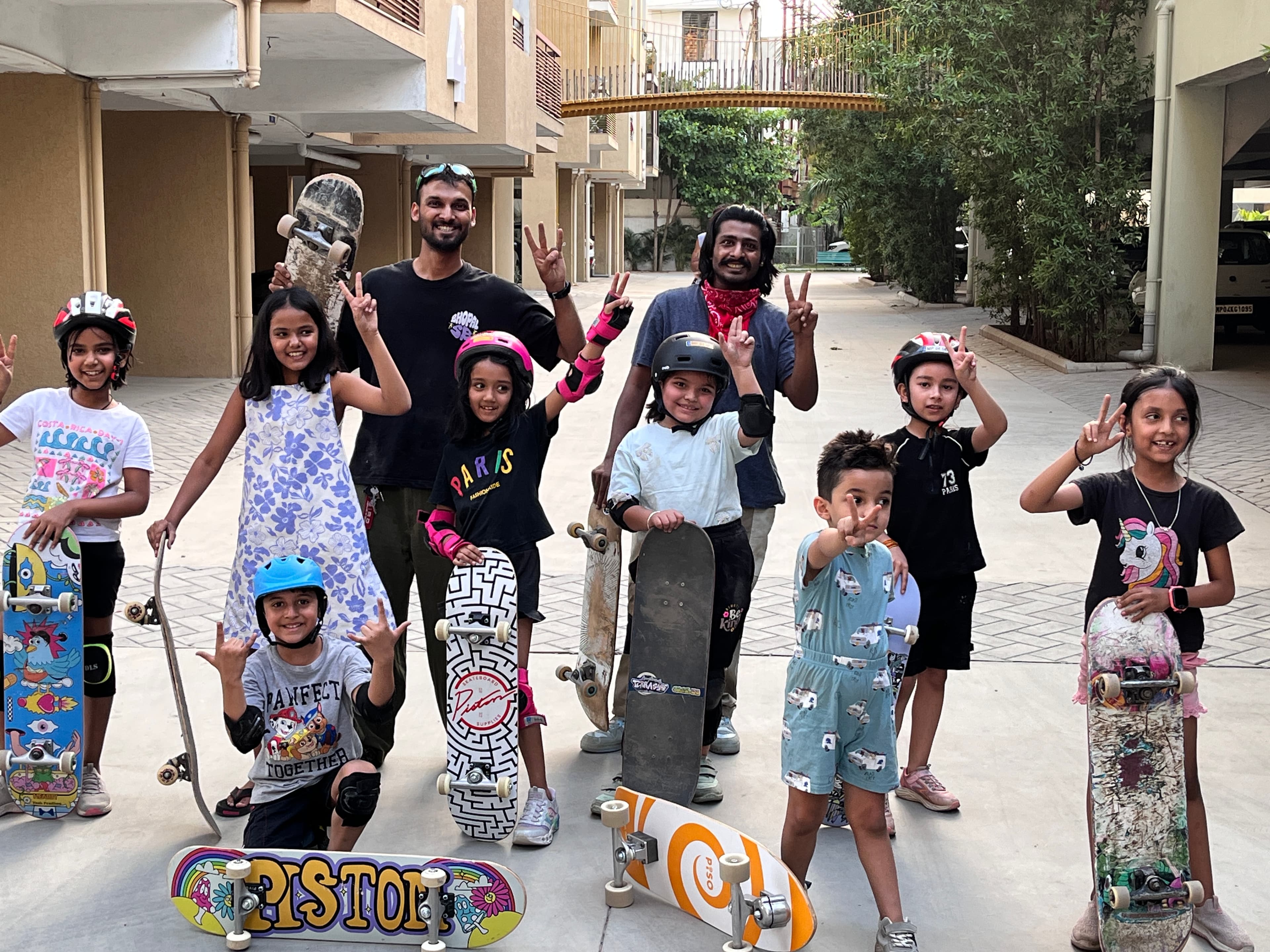 BhopalSB kids skateboarding class with safety gear and coaches